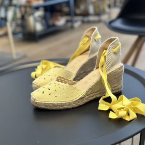 alpargata-romero-bordado-alhamas-amarillo-2.jpeg